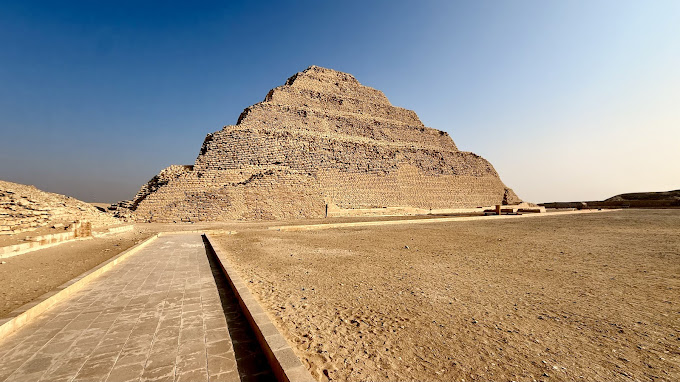 – Saqqara, Giza & Sphinx Tour